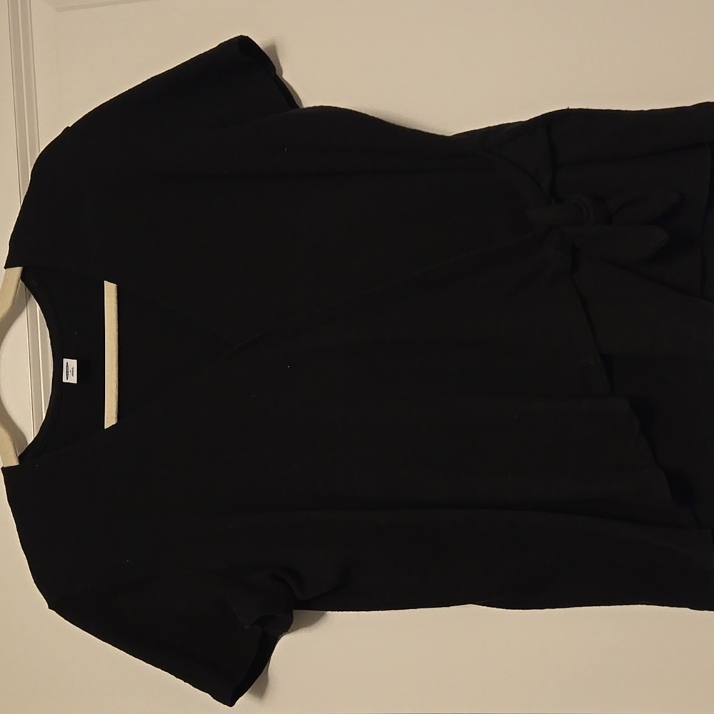 EUC Old Navy Black Short Sleeve Wrap Top